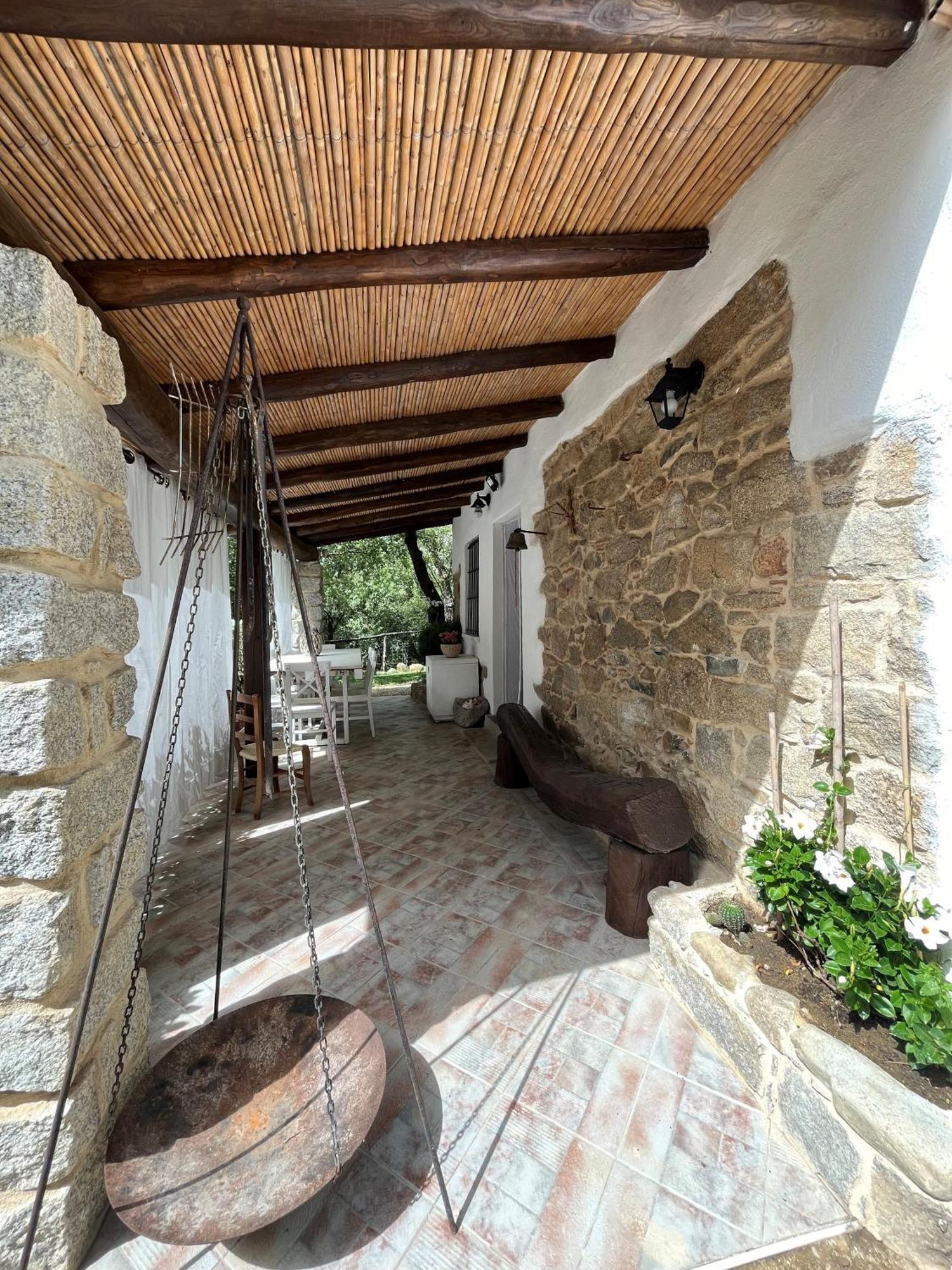 Ovostolai Cottage Fonni Exterior foto